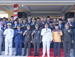 Wakil Bupati Tapteng Bertindak Selaku Inspektur Upacara Peringatan Harkitnas RI Ke-117 Tingkat Tapteng Tahun 2025