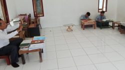 LAMBAS SUSENO, MASIH AKTIF MENGAJAR, SEKALIPUN MENJABAT SEBAGAI KEPALA SEKOLAH