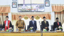 Sekdakab Tapteng Hadiri Pelantikan dan Pengucapan Sumpah Janji Pimpinan DPRD Tapanuli Tengah Masa Jabatan 2025-2030