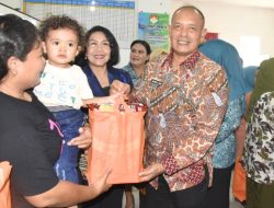 Wakil Bupati Tapteng, Apresiasi Dharma Wanita Persatuan Provsu Barikan 100 Paket Bansos Stunting