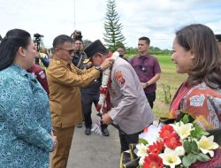 Bupati Tapanuli Tengah Sambut Kedatangan Kapolda Sumatera Utara di Bandara Dr. Ferdinand LumbanTobing