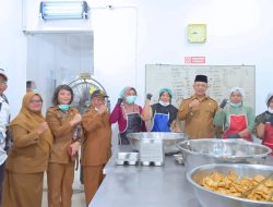 Dukung Program Presiden, Wakil Bupati Tapteng Lakukan Monitoring SPPG