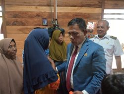 Bupati Tapteng Kunjungi Korban Isu Begu Ganjang