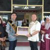 Wakil Bupati Tapteng Berangkatkan Ahmad Widad Delegasi Ikuti Program Pertukaran Pemuda Antar Provinsi Tahun 2025