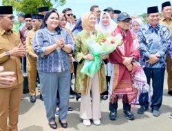 Bupati Tapteng Sambut Kedatangan Menko Pemberdayaan Masyarakat RI