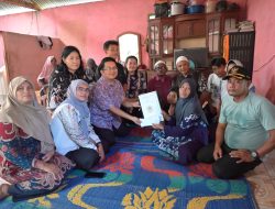 Bupati Tapteng Tepati Janji Bantu Pembelian Rumah Keluarga Korban Isu Begu Ganjang