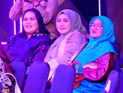 Ketua Dekranasda Tapteng Hadiri Penutupan Sumut Fashion and Beauty 2025