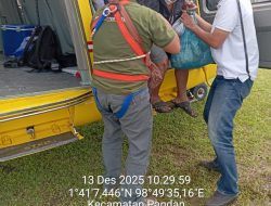 Plt Kadis Kesehatan : Empat Warga Terisolir Kembali Dirujuk Berobat ke RSUD Pandan Gunakan Helikopter BNPB