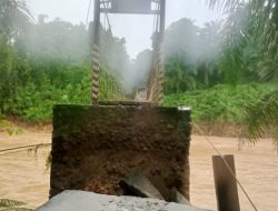 Jembatan Rambing Jalan Menuju Desa Aek Nadua Terputus Total