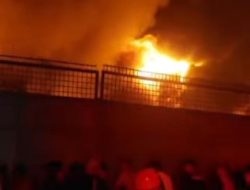 5 Jam Melawan Api, Kebakaran Pabrik Sandal Swallow di Medan Akhirnya Mereda