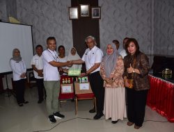 Pemkab Tapteng Terima Bantuan Minyak Kayu Putih dan Madu dari Perum Perhutani