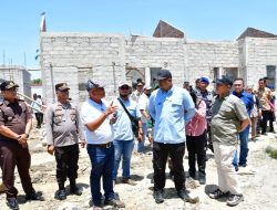 Wakil Bupati Tapteng dan Gubernur Sumut Tinjau Percepatan Pembangunan Huntap di Pinangsori