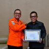 Bupati Tapanuli Tengah Terima Piagam Perhargaan dari Badan Nasional Pencarian dan Pertolongan