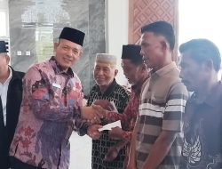 Wakil Bupati Tapteng Salurkan Zakat ASN dan Donatur Senilai Rp 555,2 Juta