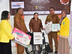 Pemkab Tapteng Terima Bantuan Alat Kesehatan dari ILUNI UI