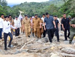Gubsu dan Bupati Tapteng Tinjau Pembangunan Tanggul Sungai Badiri dan Aek Pintu Bosi Hutanabolon