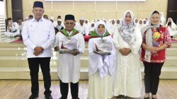 Wakil Bupati Tapteng Tepung Tawari dan Upah-upah 55 orang Calon Haji/Hajjah Tapteng