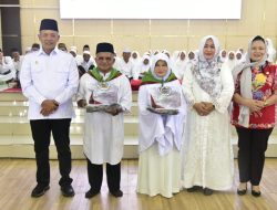 Wakil Bupati Tapteng Tepung Tawari dan Upah-upah 55 orang Calon Haji/Hajjah Tapteng