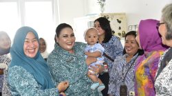 Ketua TP PKK dan Staf Ahli I TP PKK Tapteng Hadiri Pelaksanaan KB Gratis