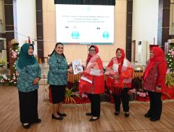 TP PKK Tapteng Sambut Kunjungan Tim Supervisi TP PKK Sumut Dalam Pembinaan Tertib ADM dan PAAR