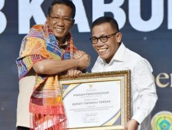 Penghargaan Kemenkumham untuk Bupati Tapanuli Tengah