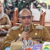 Wakil Bupati dan Deputi Geoekonomi DPN RI Serahkan 144 unit kursi belajar dan 4 unit papan tulis ke SMK Negeri 1 Badiri